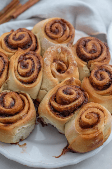 Irresistible Instant Pot Cinnamon Rolls: Soft, gooey, and full of cinnamon flavor. Perfectly crafted in the Instant Pot for a quick and delightful treat!