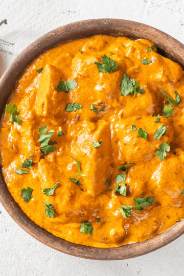 Instant Pot Chicken Tikka Masala – a plate of flavorful, creamy goodness with marinated chicken and aromatic spices.