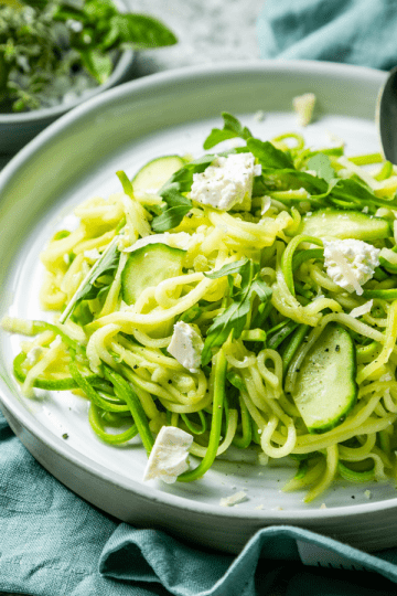 Nutrient-packed Instant Pot Zucchini Noodles: Low in calories, carbs, and fat but high in flavor! A guilt-free, vitamin-rich delight for your taste buds.